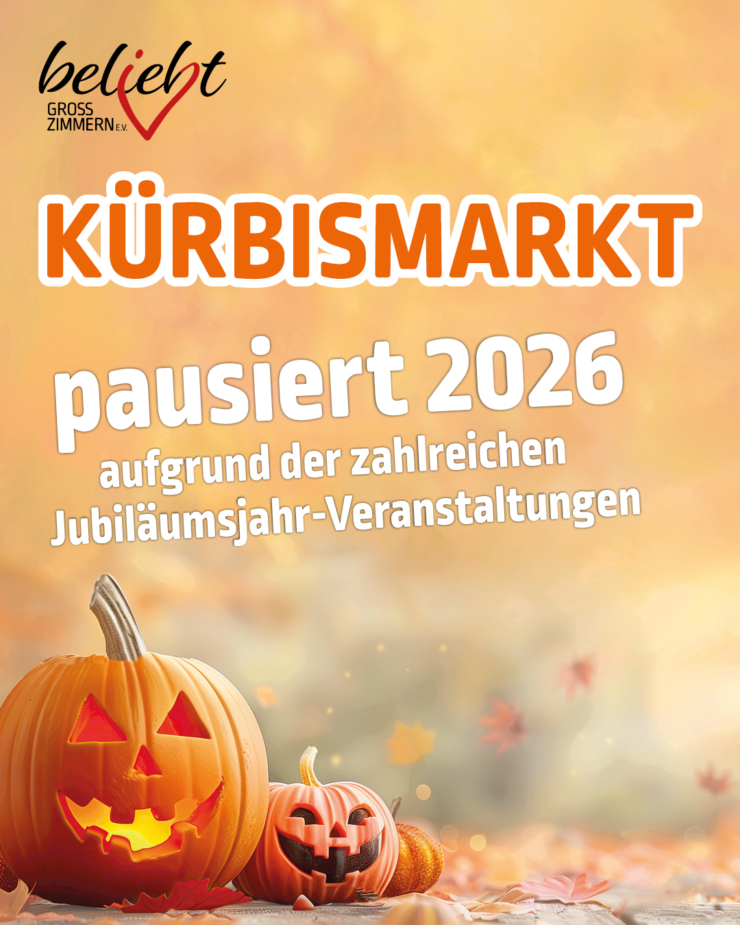zwei geschnitzte orangefarbene Kürbisse visualisieren den Kürbismarkt