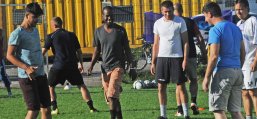 Geflüchtete beim Fußballtraining