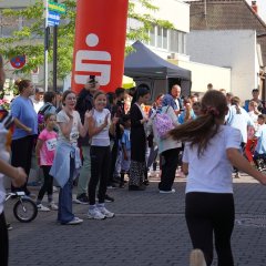 Auf dem Bild sieht man die Teilnehmer am Ende des Laufes