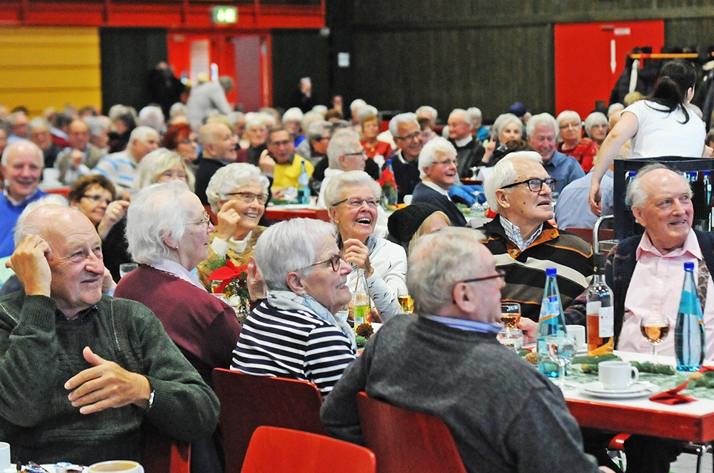 Senioren im Saal