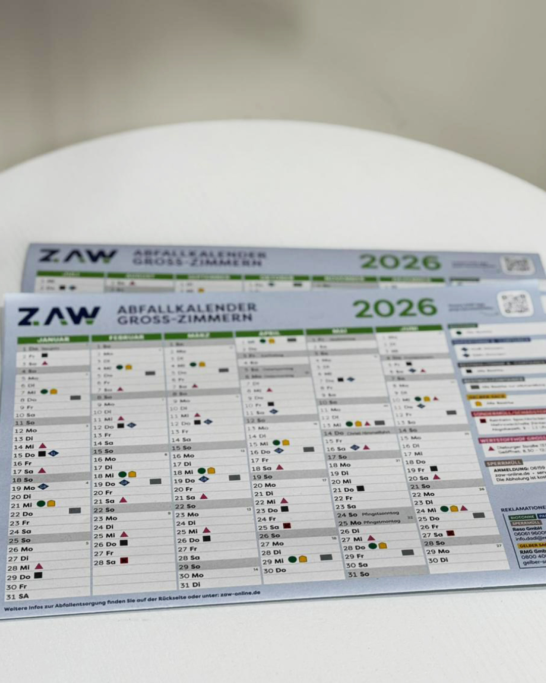 Es sind Abfallkalender abgebildet