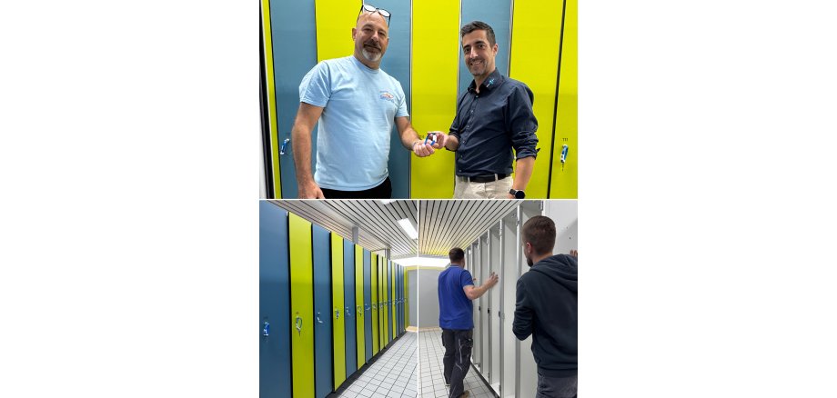 Hallenbad - neue Spinde Auf dem Bild sieht man den Bürgermeister bei der symbolischen Schlüsselübergabe für die neuen Spinde an den Leiter des Hallenbads