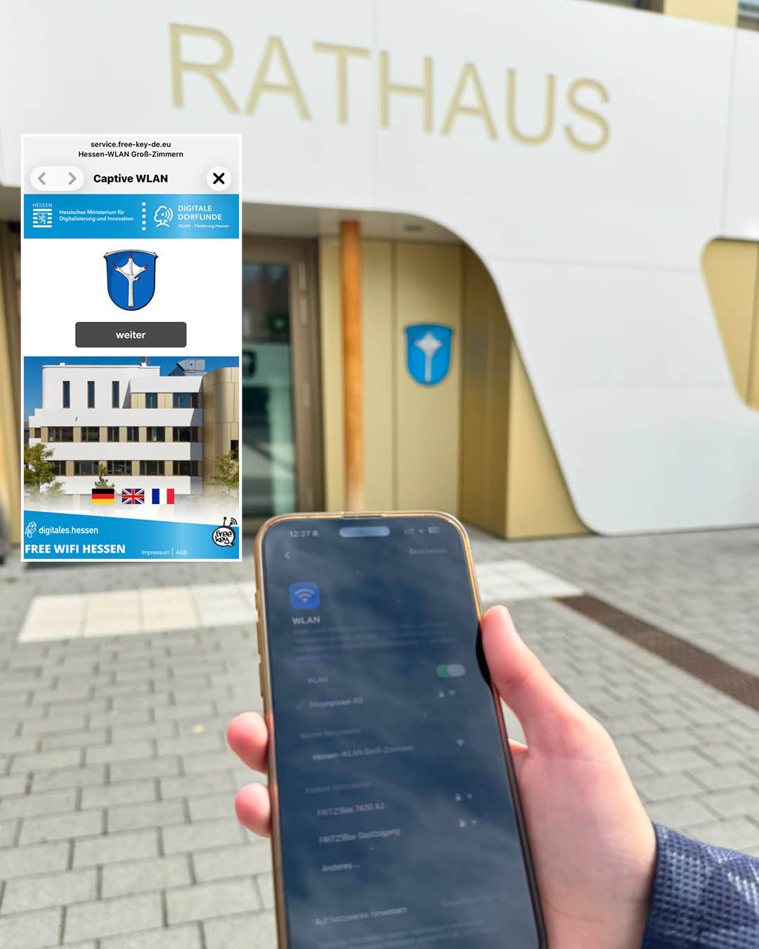 Digitale Dorflinde Auf den großen Foto sieht man ein Smartphone vor dem Rathaus, auf dem kleinen Foto sieht man die Startseite fürs freies WLAN