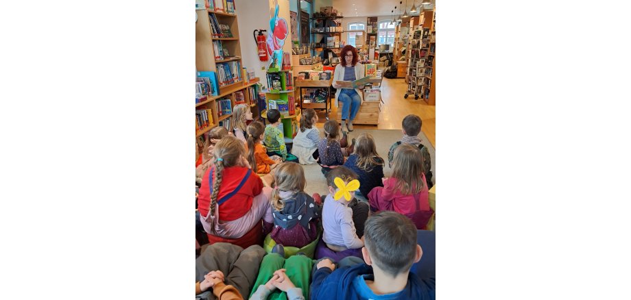 Aktion Feuerwehr der KITA Blumenstraße Aktion Feuerwehr der KITA Blumenstraße